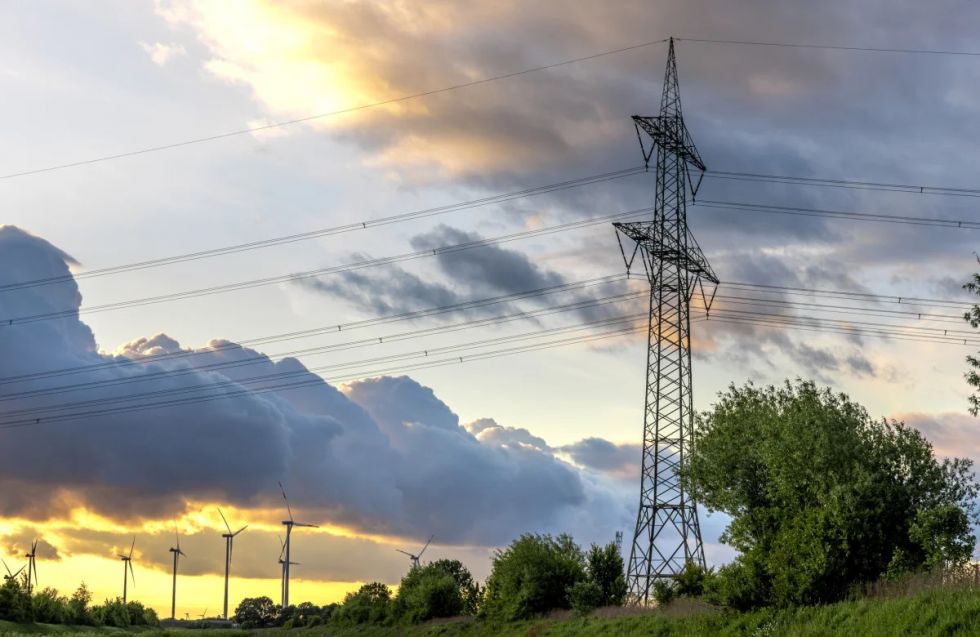 Colombia reanuda venta de energía eléctrica a Ecuador