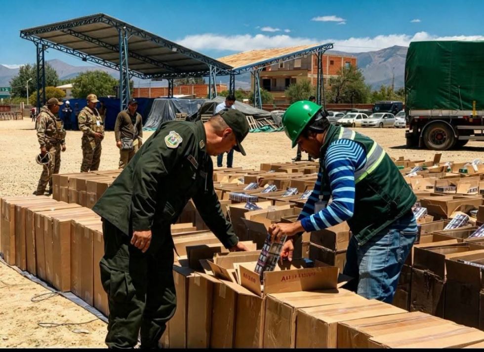 Policía retiene cinco camiones cargados de contrabando