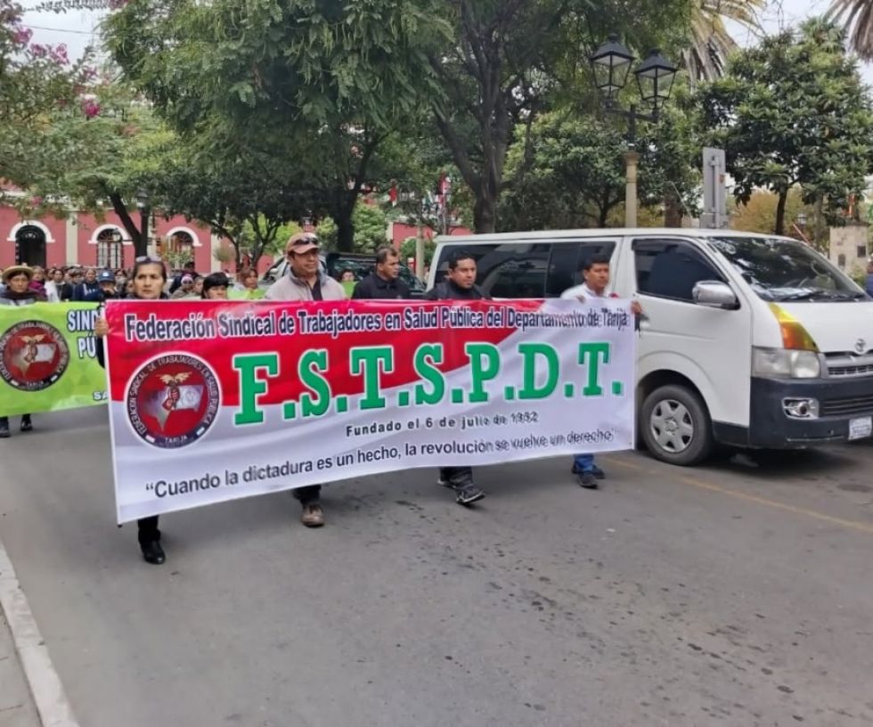 Trabajadores de salud de Tarija podrían movilizarse desde la próxima semana por bono impago