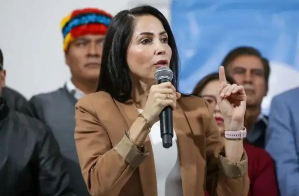 Ecuador: Luisa González denuncia persecución política