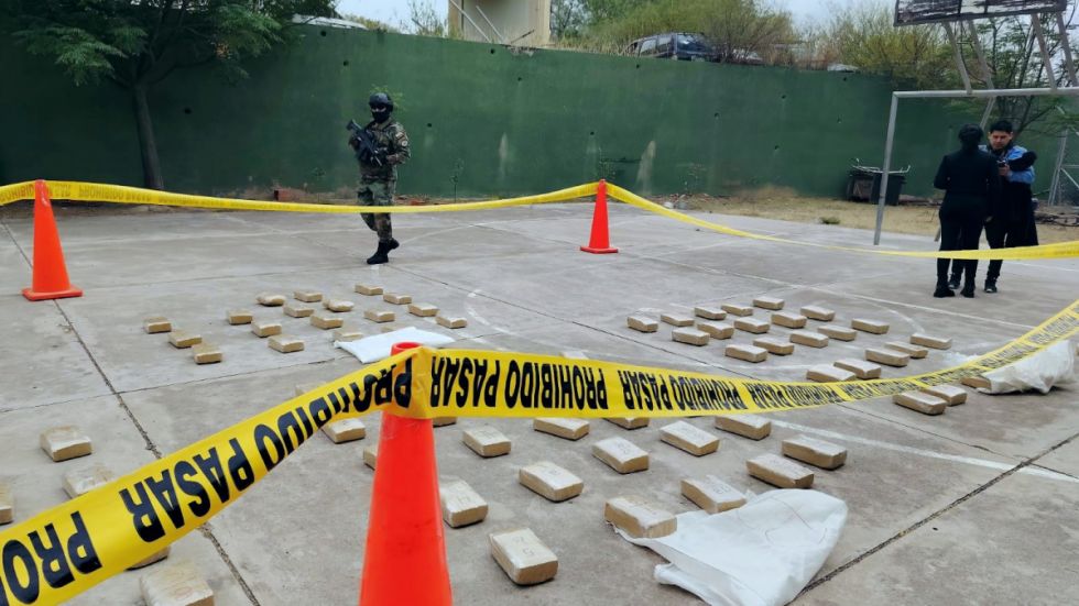 Arrestan a chófer en posesión de 146 kilos de marihuana