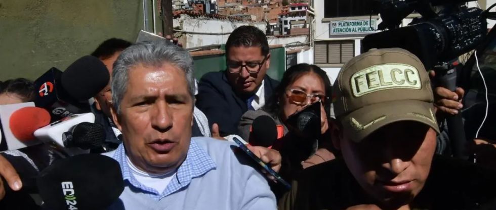 Juez ordena detención domiciliaria para el exministro Novillo 