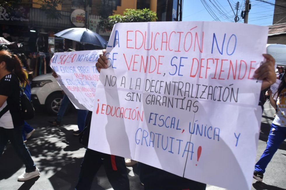 Maestros anuncian protestas desde el 3 de noviembre 
