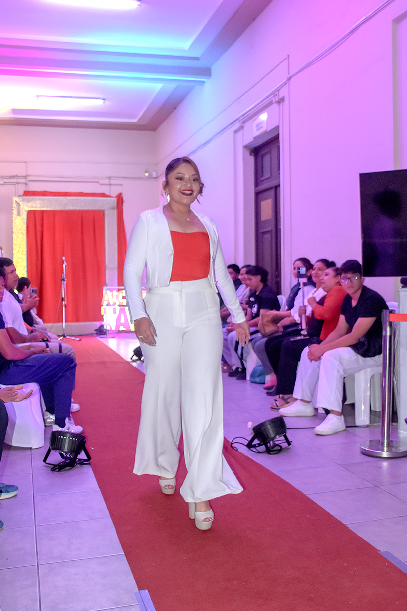 El País, Carnaval Chapaco, Candidatas, Reina