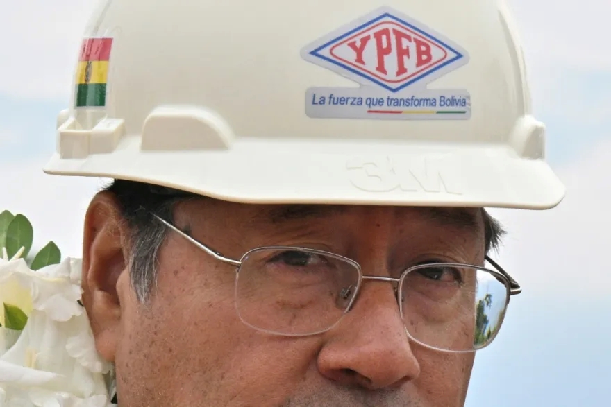 Luis Arce Catacora, YPFB, El País