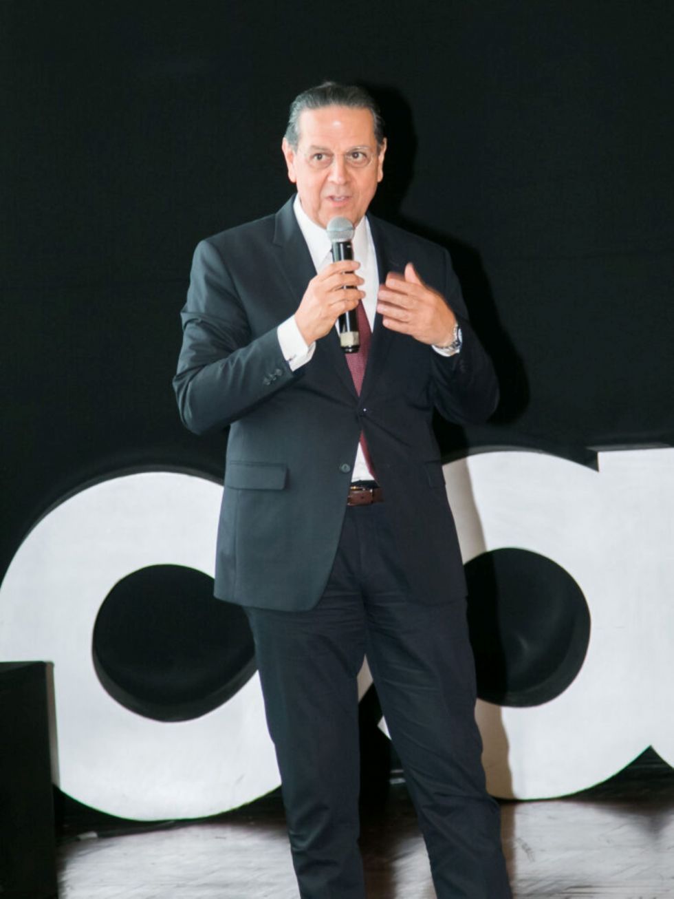 Carlos Enrique Gill Ramírez, El País