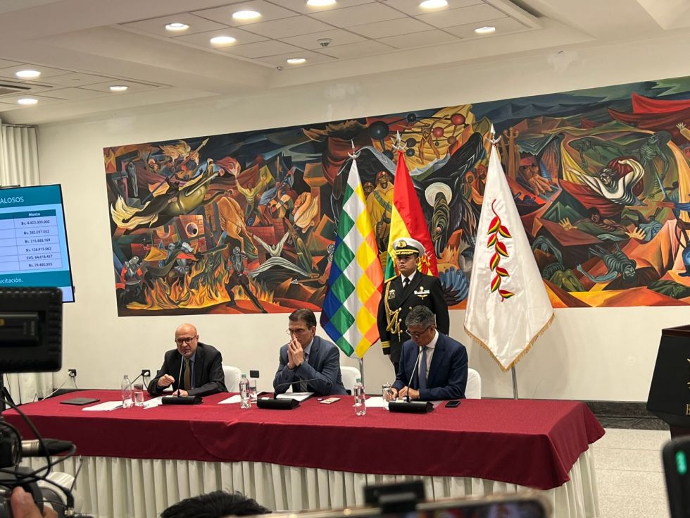 Rodrigo Paz Pereira, DS 5600, El País