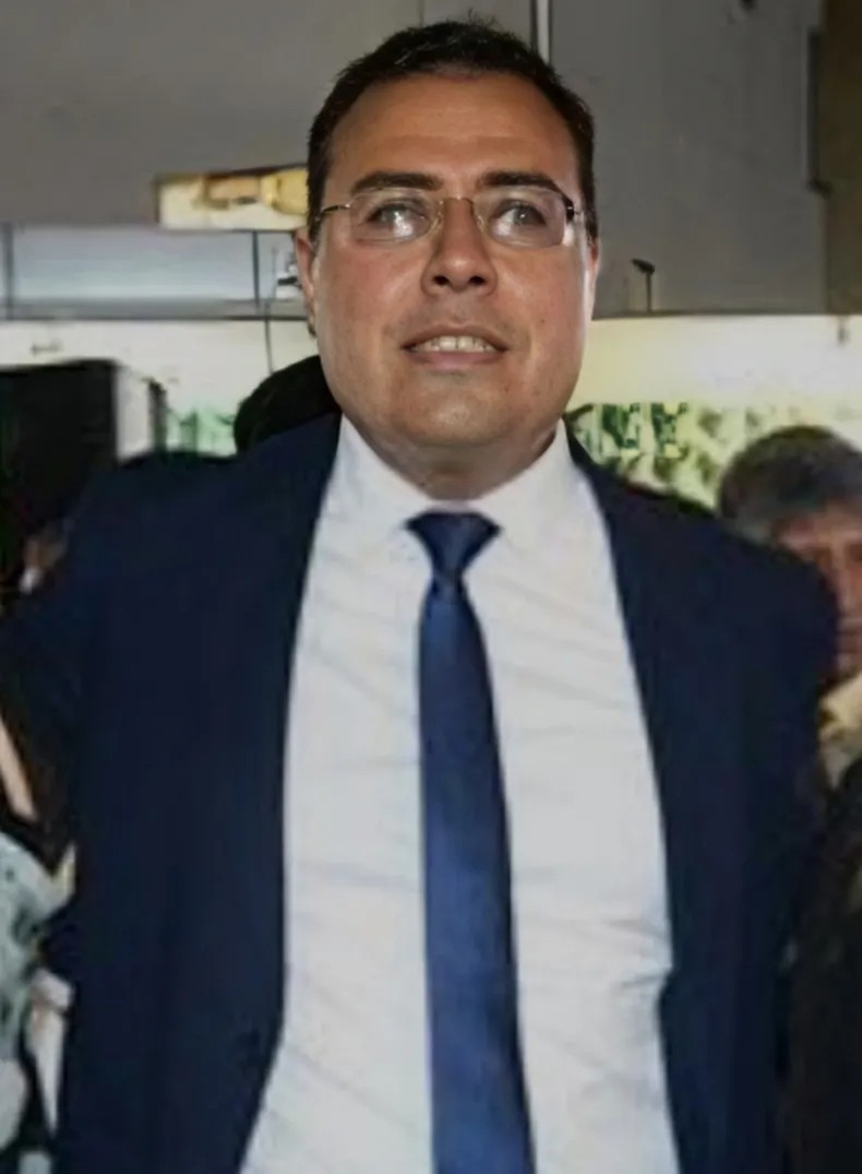 El País, Eduardo Valdivia Zambrana, Banco de la Comunidad, Nesab