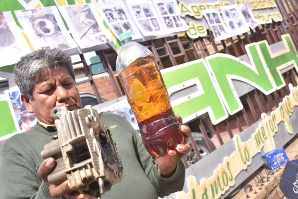 Gasolina adulterada, El País